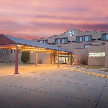 Crossroads Hotel And Huron Event Center Экстерьер фото