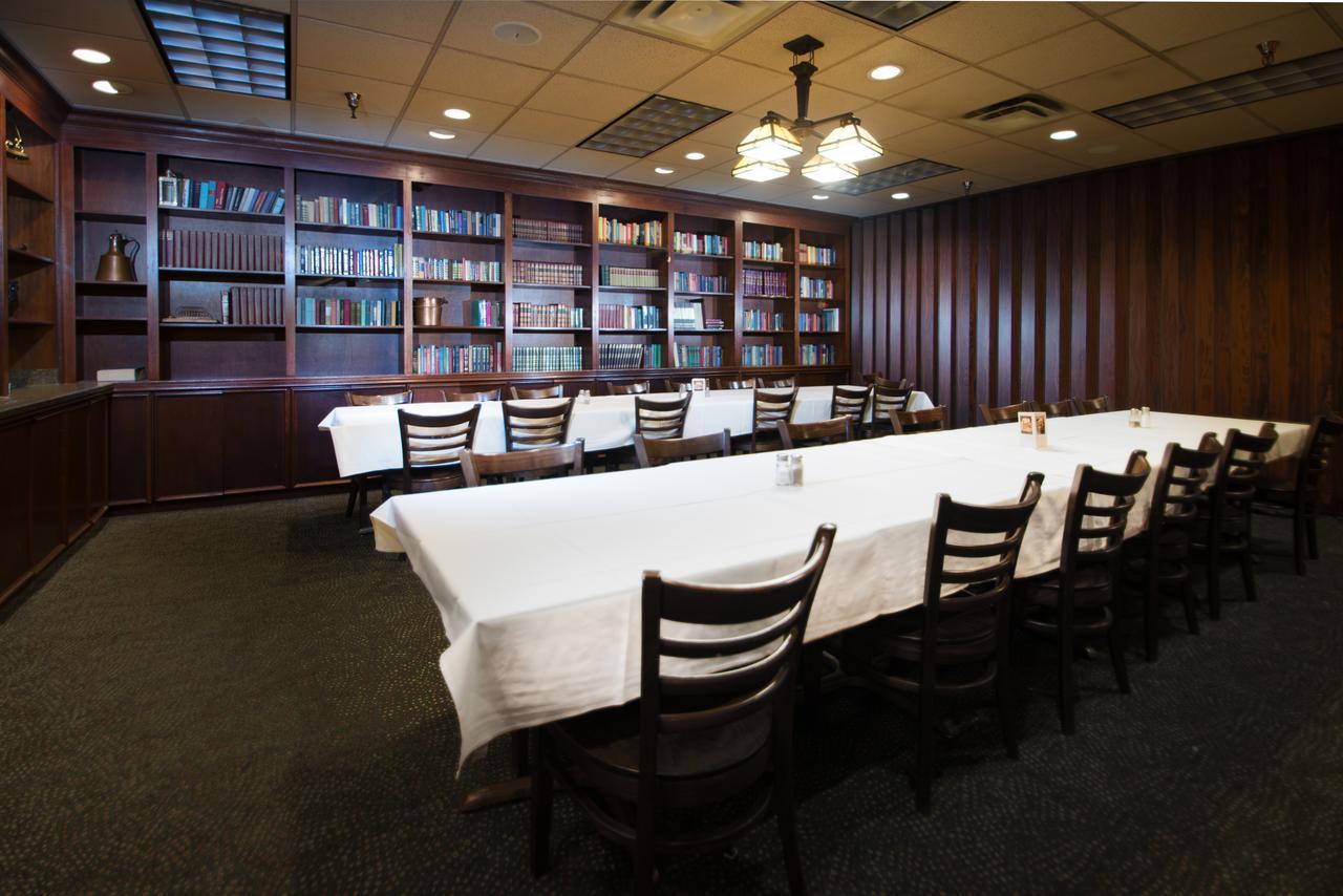 Crossroads Hotel And Huron Event Center Экстерьер фото